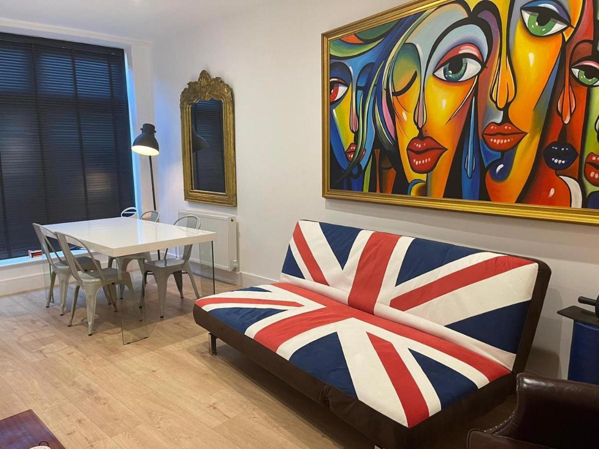 Bagshot Pennyhill Camberley Ascot Luxury 2 Beds 1 Bath Sleeps 4 Pets Ok Permit Parking Apartment ภายนอก รูปภาพ